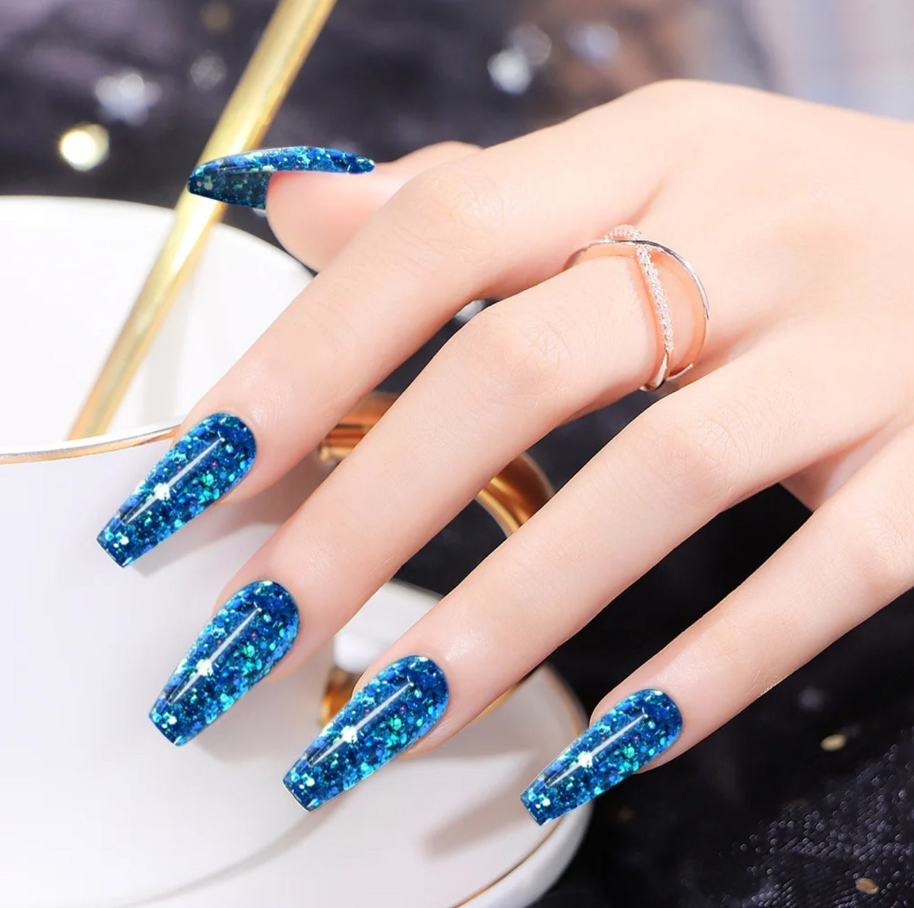 Nail Art Gel BLING Beautilux BHCD-02: Die Essenz der blauen Ausstrahlung für einen französischen umgekehrten Glamour