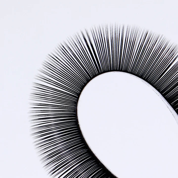 Extensions de Cils Plats DE® – 12 Rangées – Longueurs Mixtes (8 à 13 mm)