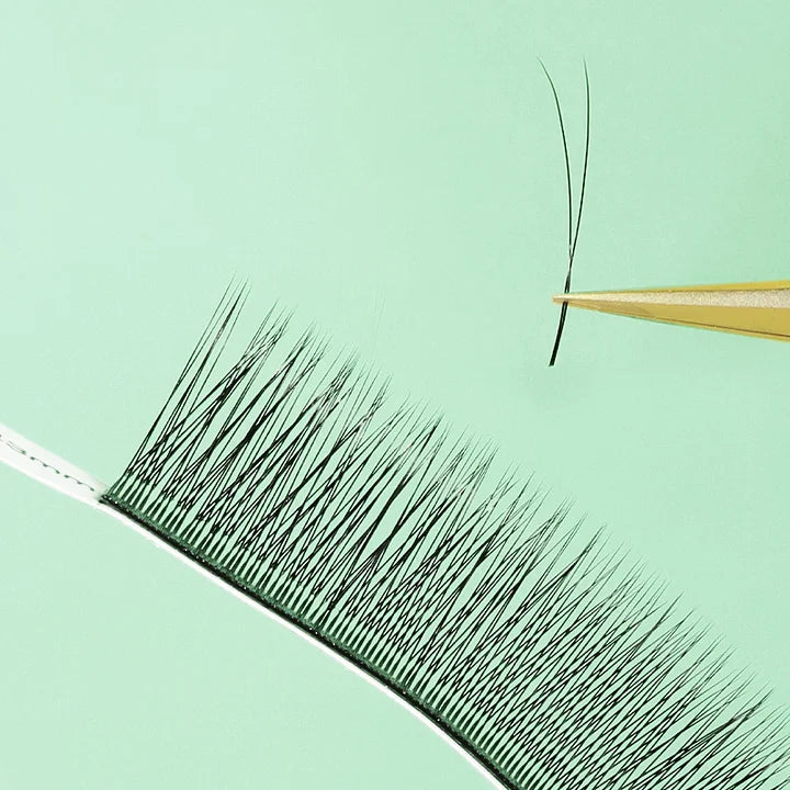 Extensions de Cils en V DE® – 12 Rangs – Longueurs Mixtes (8 à 13 mm)